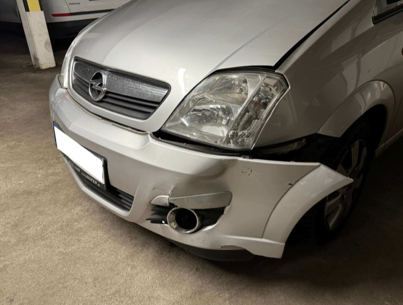 Opel Meriva mit dokumentiertem Unfallschaden